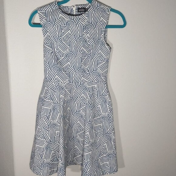 Kate Spade Saturday Geometric Lines Fit And Flare Dress Blue/White Size 00 - Picture 1 of 10
